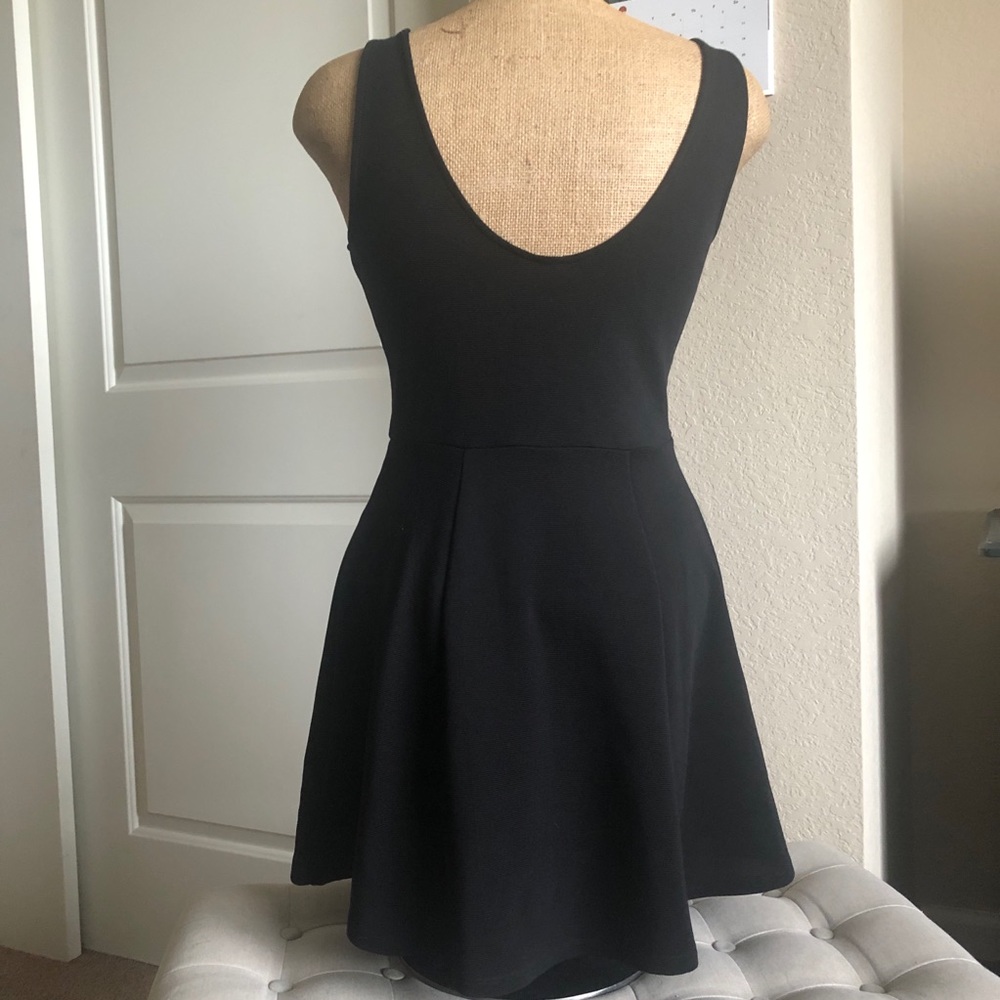 Divided Ribbed Little Black Dress - Picture 5 of 8